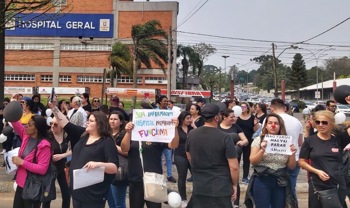 Enfermeiros Protestam Em Caxias Contra Suspen O Do Piso Salarial